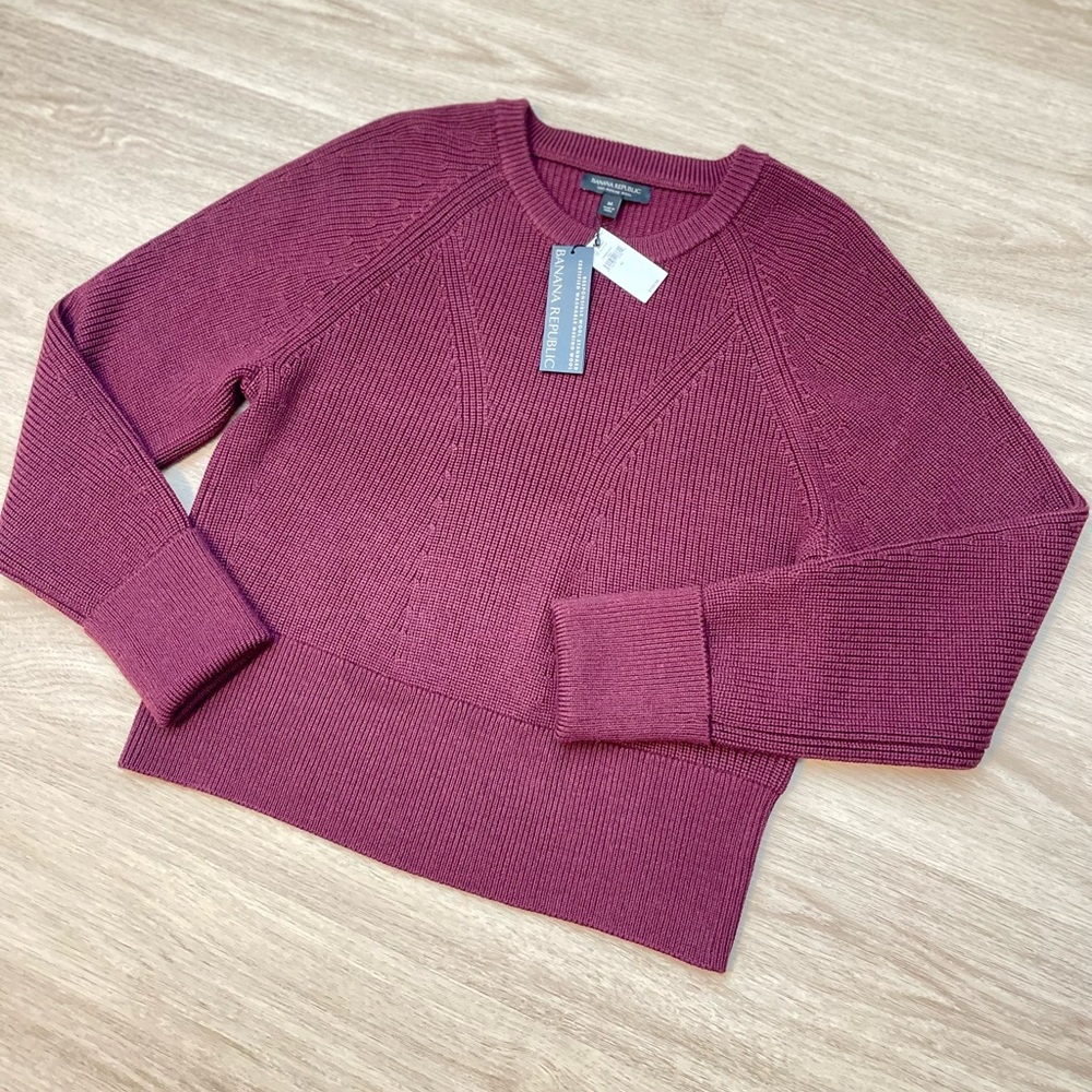 Banana Republic 100% Merino Wool Sweater, Women’s size M, burgundy/wine